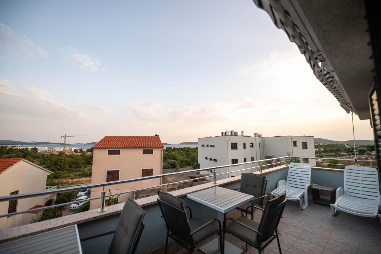 Sunny Beach Apartments Šibenik Esterno foto